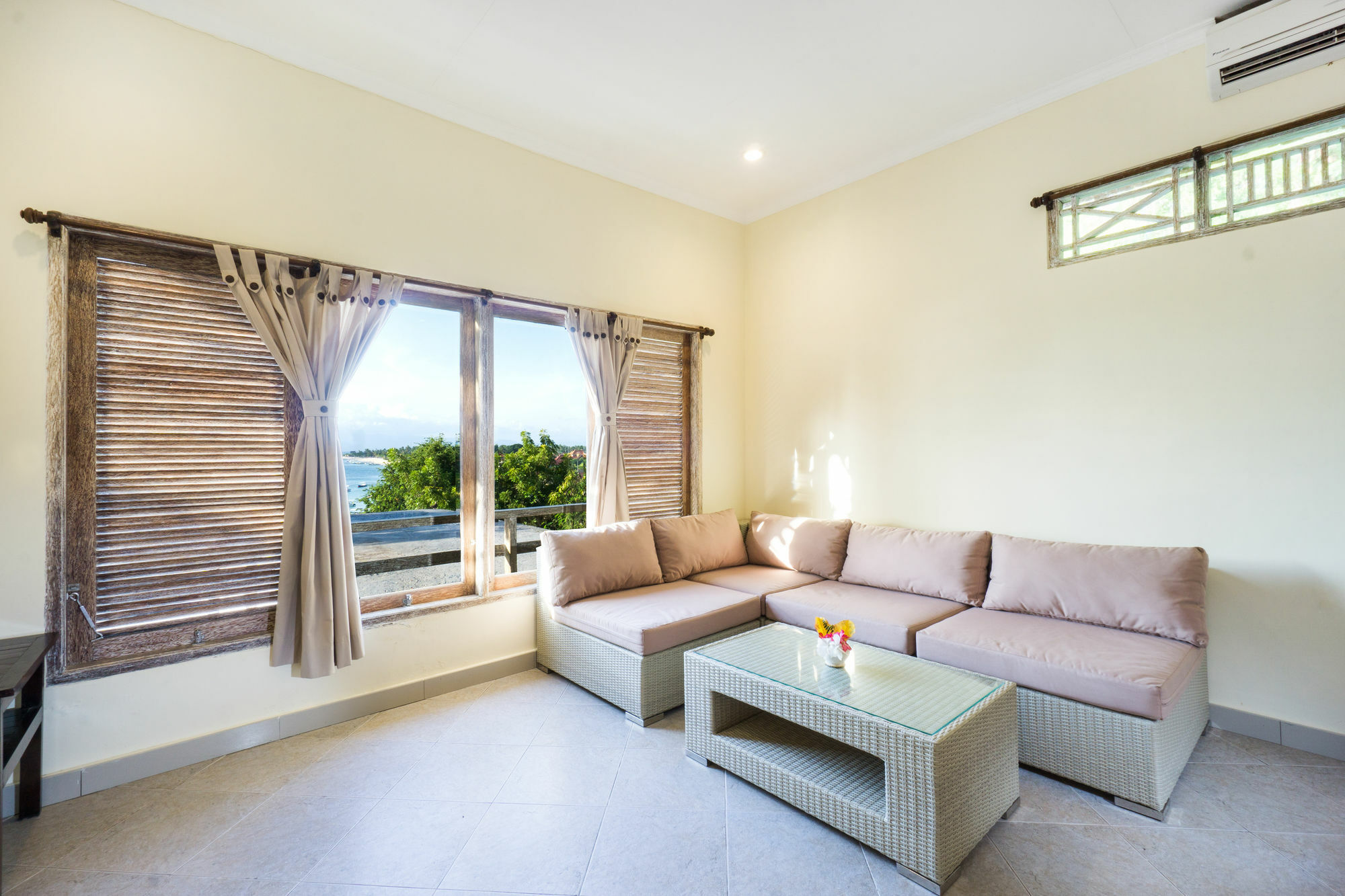 Ware Ware Surf Bungalow Lembongan Exterior photo